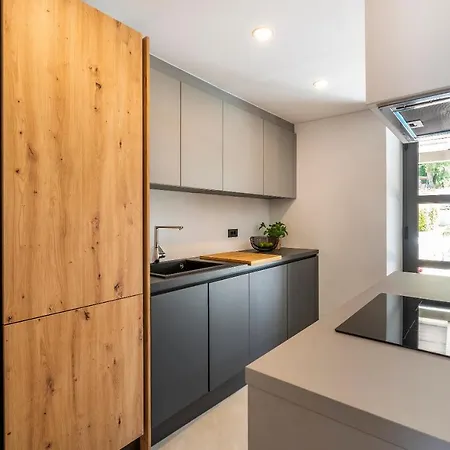 Stunning 3 Bedroom With Pool Vila *