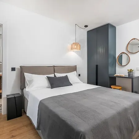 Stunning 3 Bedroom With Pool