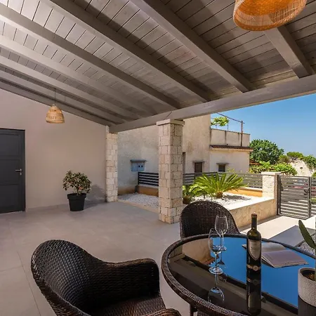 Stunning 3 Bedroom With Pool * Poreč